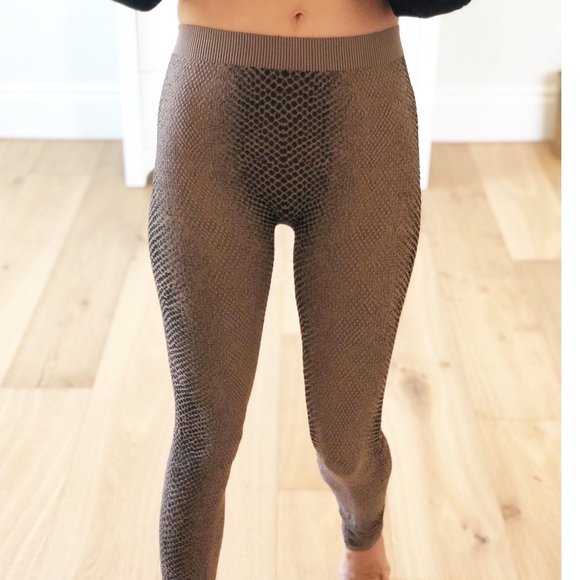 LAST 1 SAO PAULO Brown Textured Snakeskin Leggings - Picture 6 of 7
